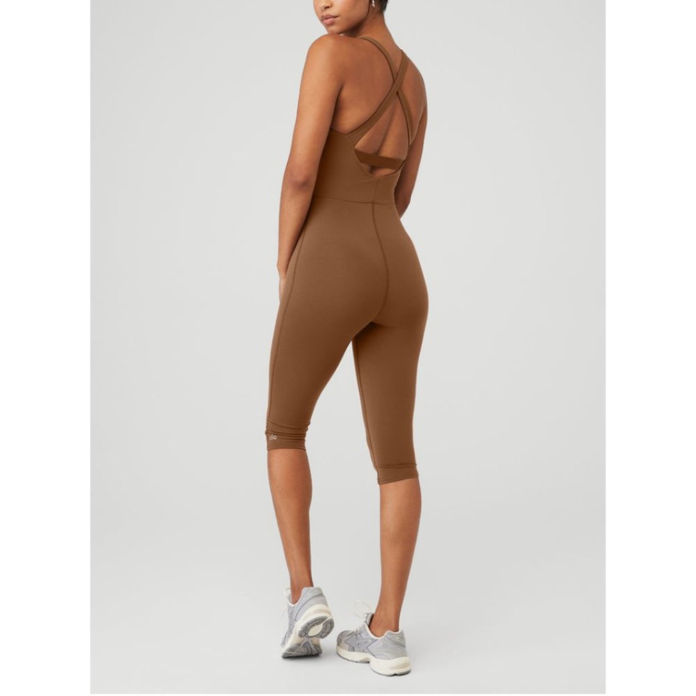🏷️NWT ALO Yoga Airbrush Physique Capri Onesie In Cinnamon Brown - Various Sizes - Picture 2 of 15